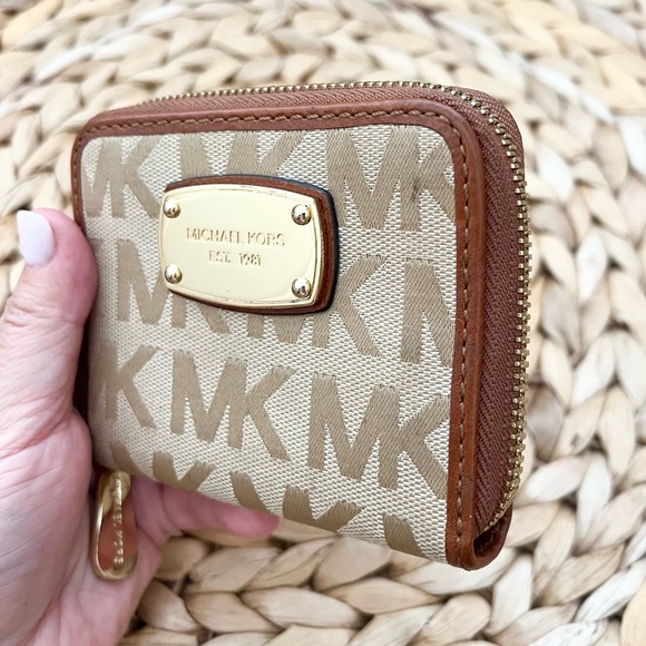 Michael Kors canvas monogram with genuine leather trim zip-around card wallet - Picture 3 of 9